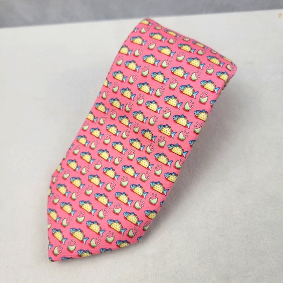 Vineyard Vines Other - Vinyard Vines Martha's Vinyard fish taco pink necktie 3.5" wide